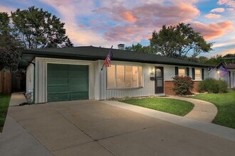 Building Photo - 904 Woodland Dr