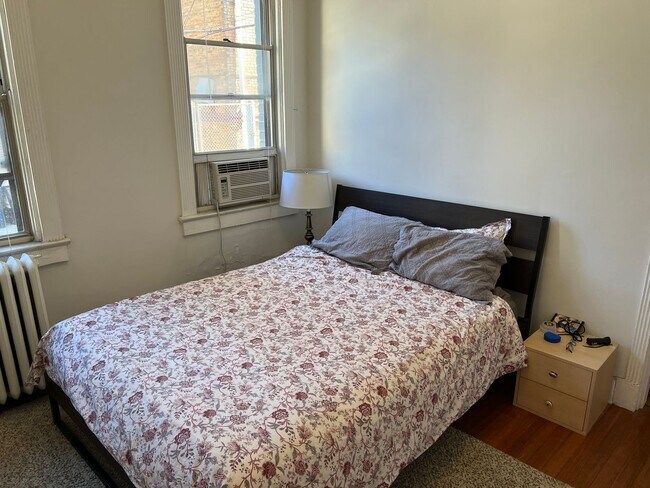 Building Photo - Centrally Located 1BR/1BA in Dupont Circle...