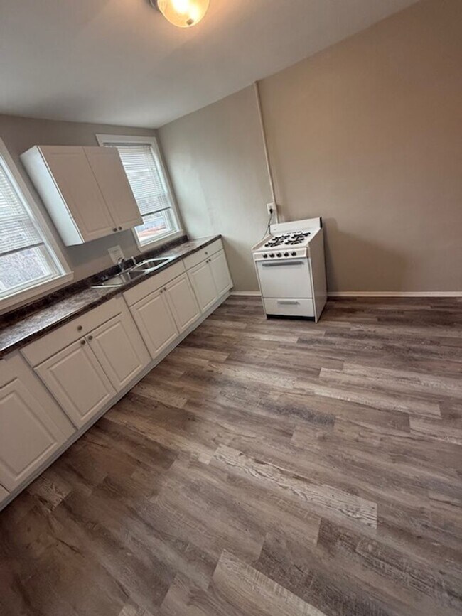 Building Photo - Virginia- BB