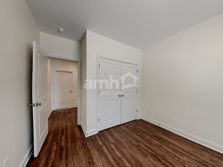 Building Photo - 1107 Bentley Pl