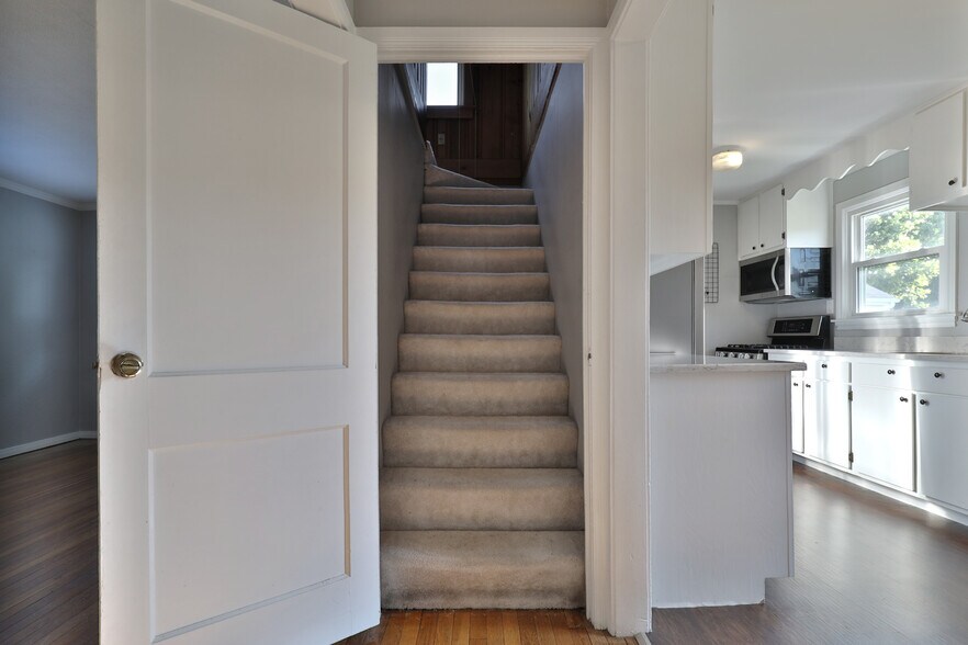 Building Photo - 5586 Emerson Ave