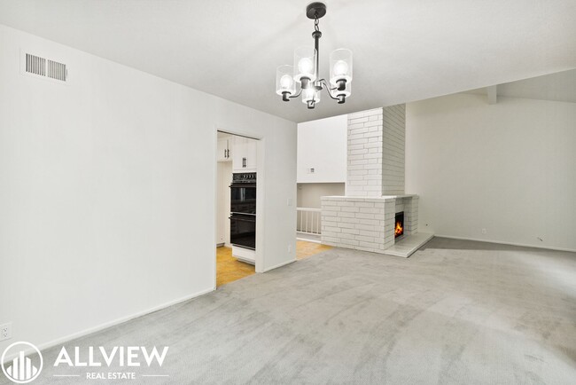 Building Photo - Spacious 4 bed, 2.5 bath Home Available Now in the Turtle Rock community