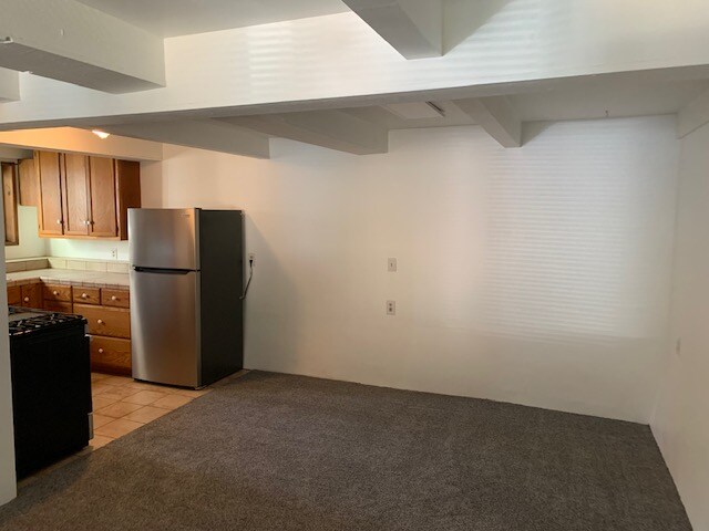 Building Photo - 1165 Hobart St