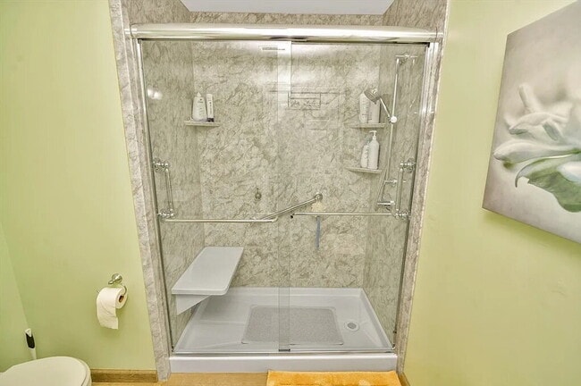 Building Photo - Sophisticated Space Designed for Comfort