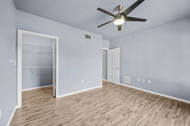 Building Photo - 6410 Emerald Dunes Dr