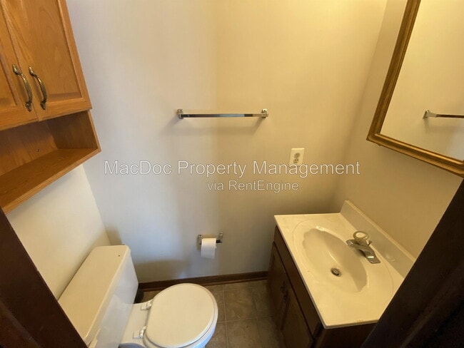 Building Photo - 5145 Cottonwood Ct