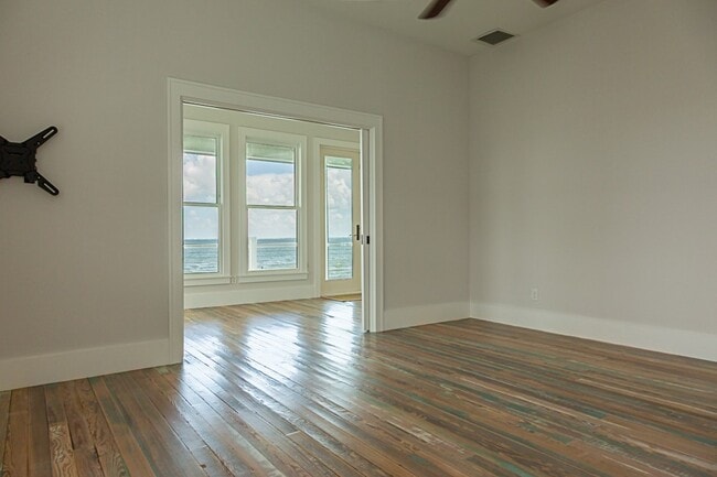 Building Photo - 2612 Todville Rd
