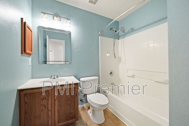 Building Photo - 8420 Silverbell Ln