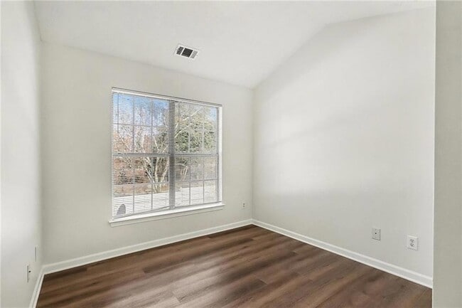 Building Photo - 2559 Walden Lake Dr