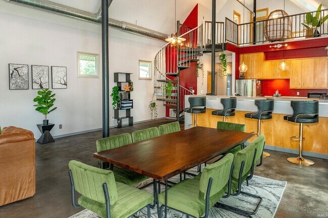 Building Photo - 612 N Kerry Dr