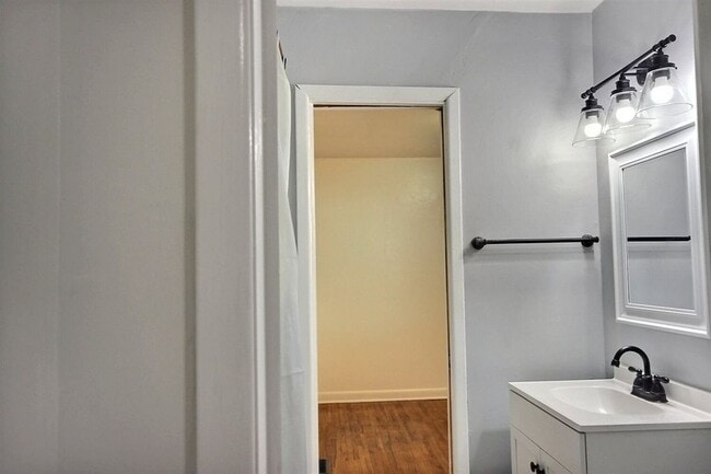 Building Photo - 8306 E Indianapolis St