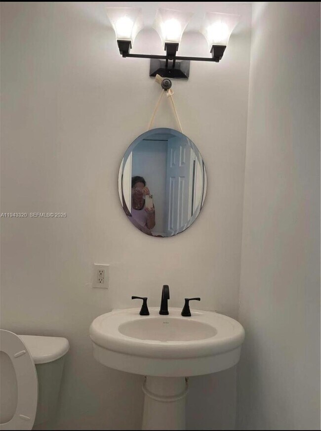 Building Photo - 845 NW 46th Ave