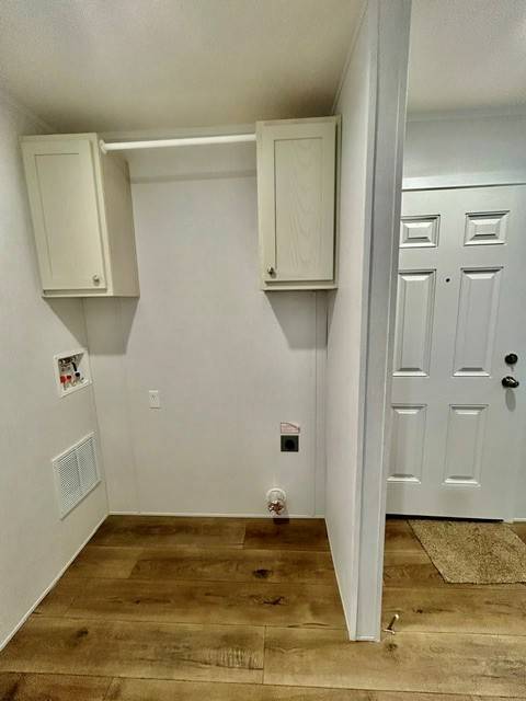 Building Photo - 2109 N Hickory Cir