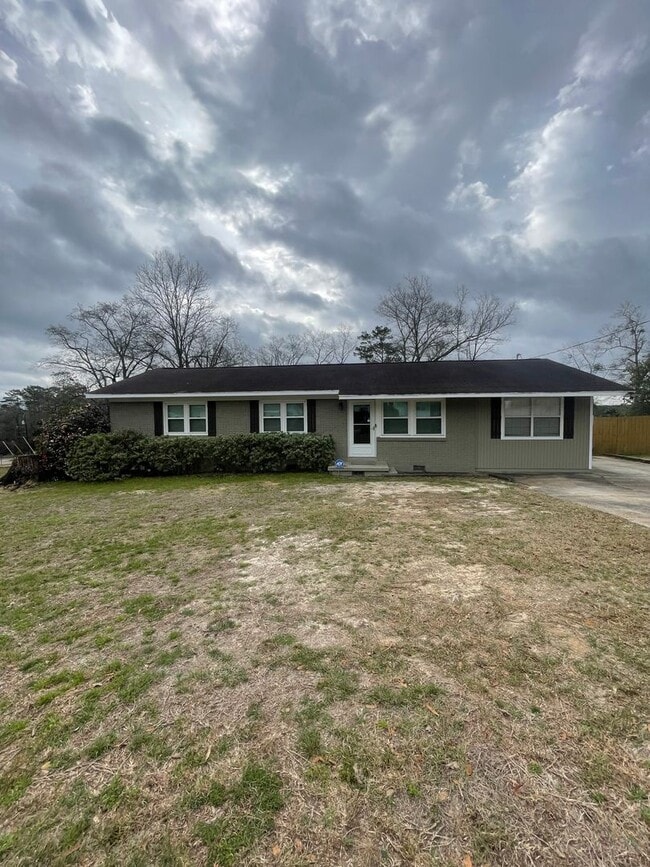 Building Photo - 3BR/2BA Home in Ozark!