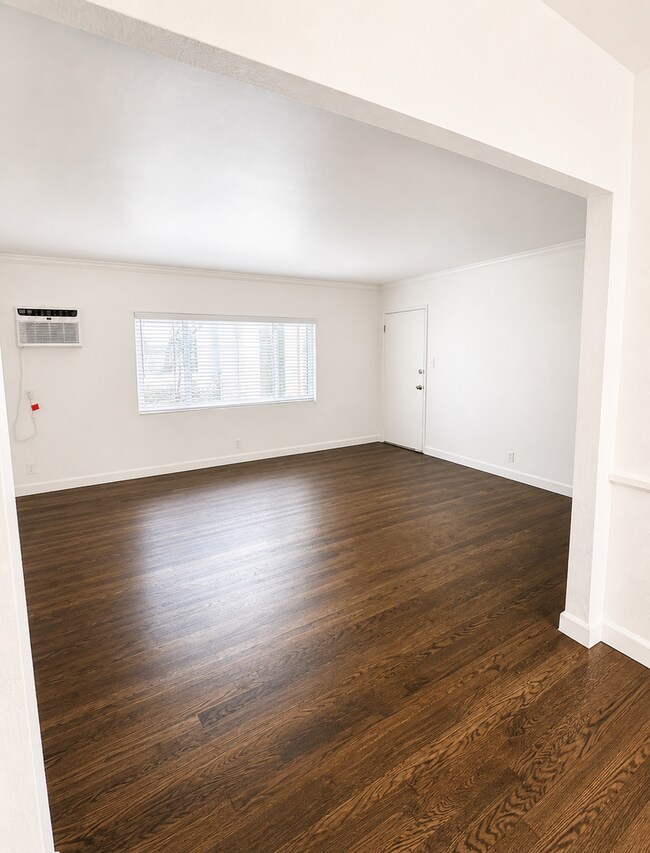 Building Photo - Remodeled 2BR in NoHo – New Kitchen, 2 Parking Spaces, Walk to NoHo West Mall