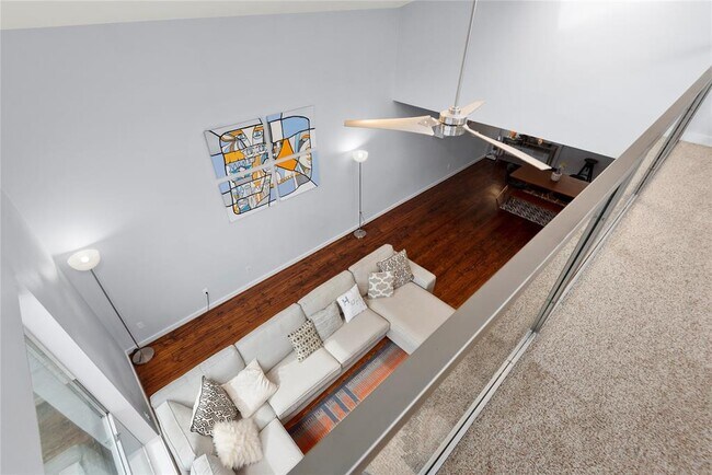 Building Photo - 3044 Commerce St