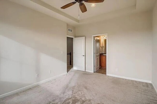 Building Photo - Lovely 2 bedroom townhouse in Centennial