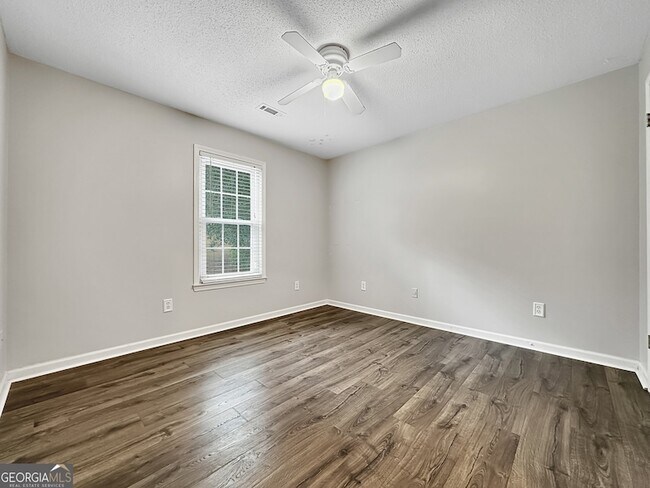 Building Photo - 77 Paces Landing Way
