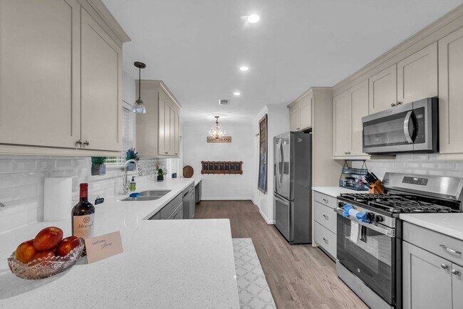 Building Photo - 5403 Carew St