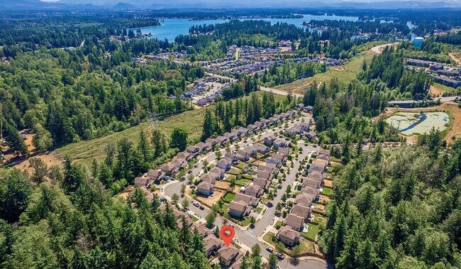 Building Photo - Lakeland Hills Home in Dieringer School Di...