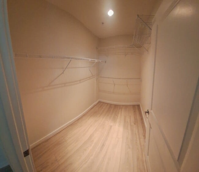 Building Photo - 777 N Ashley Dr