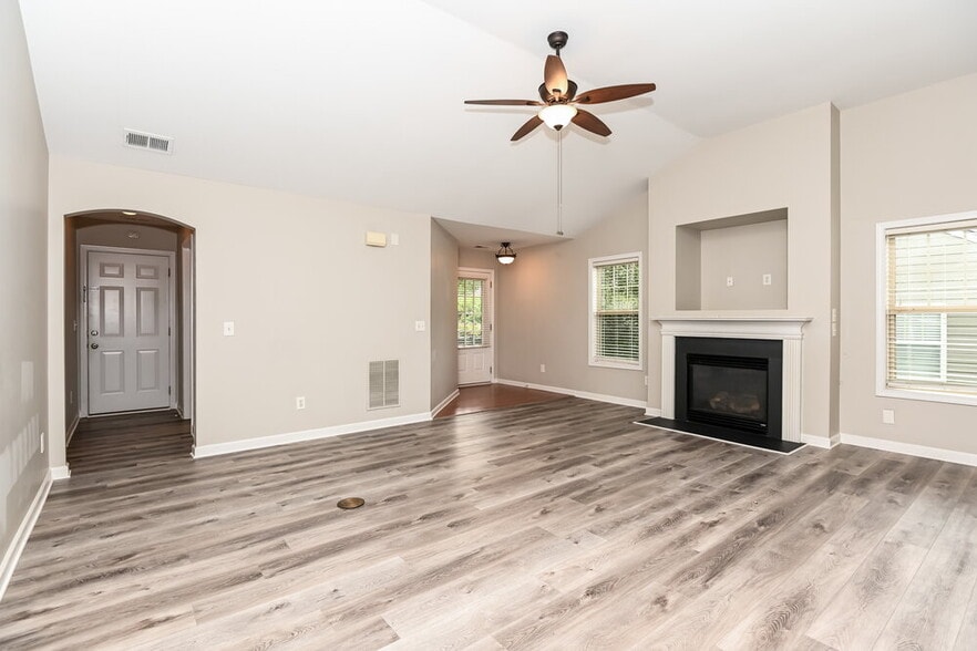 Building Photo - 416 Arrowhead Trail