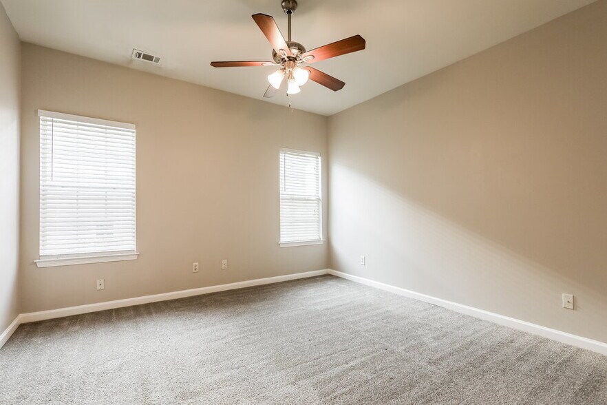 Building Photo - 1113 Watercourse Way