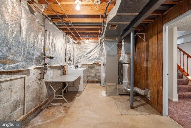 Building Photo - 3322 Raccoon Ct
