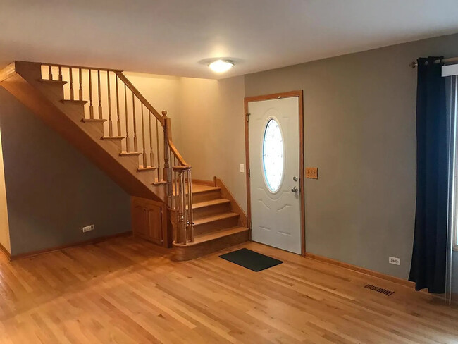 Building Photo - 110 Filbert Dr