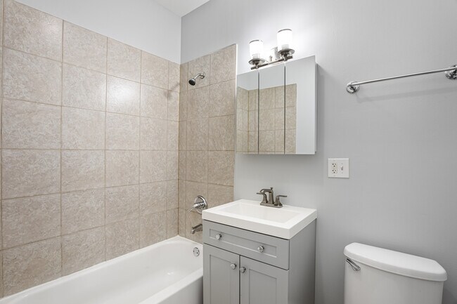 Building Photo - 7326 N Damen Ave