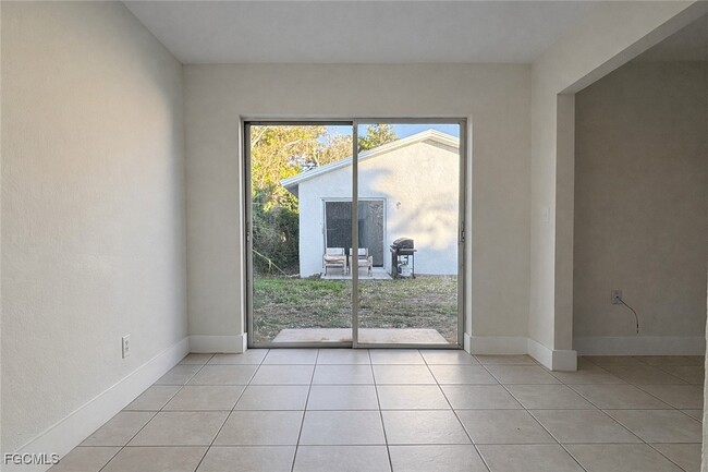 Building Photo - 4265 Desoto Ave