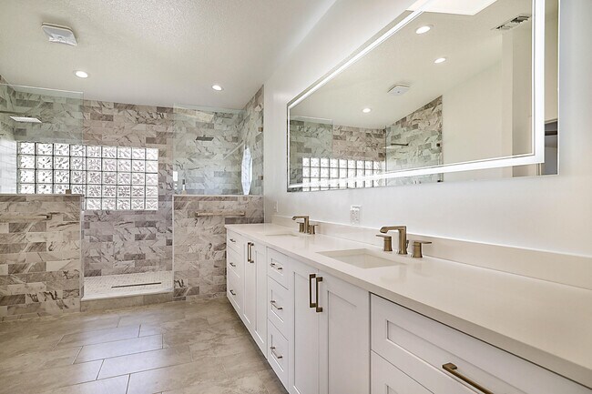 Building Photo - 2 Inlet Cay Dr