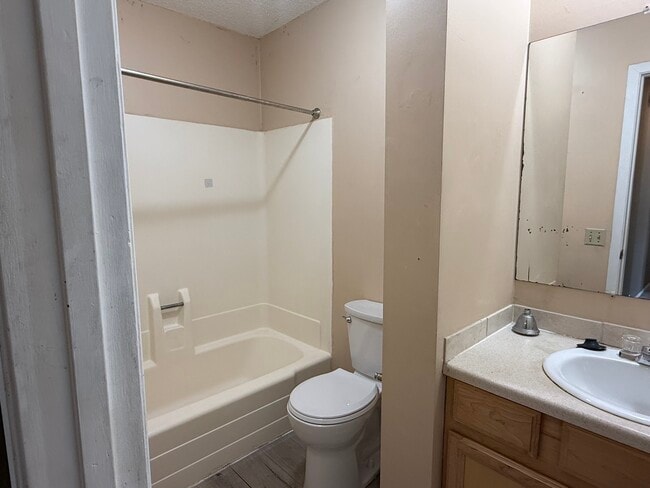 Building Photo - 4041 W 125th St