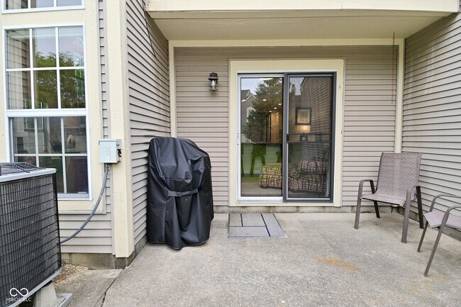 Building Photo - 9477 Aberdare Dr