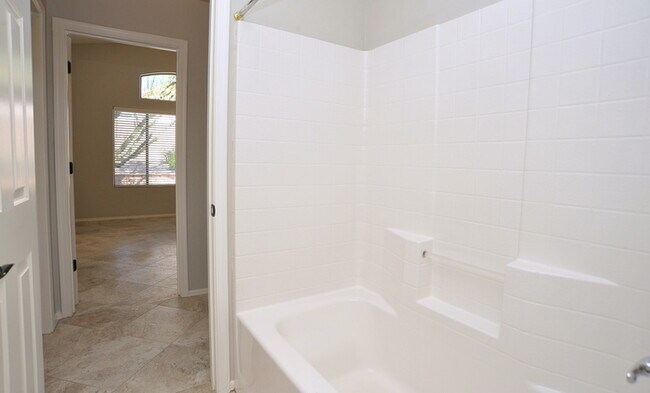 Building Photo - Move-In Ready Home in Dove Mountain