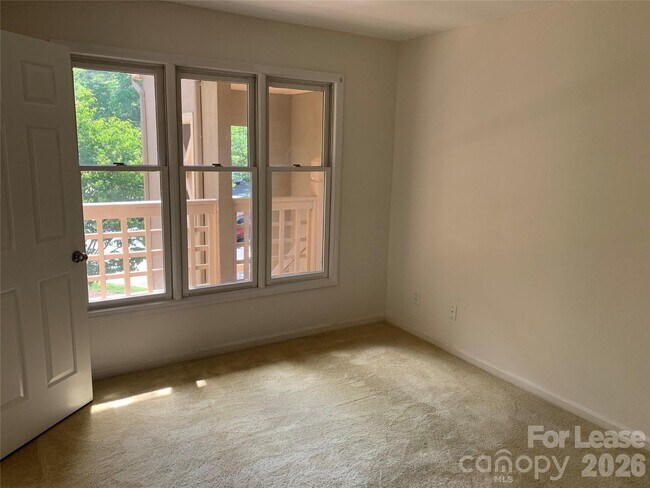 Building Photo - 672 Portside Dr