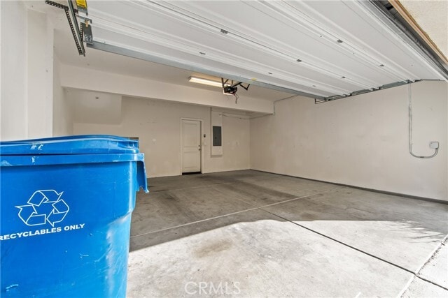 Building Photo - 6331 Pacific Wy