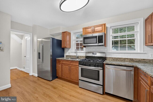Building Photo - 406 Gilmoure Dr
