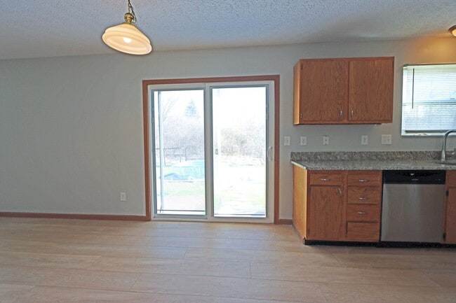Building Photo - 4897 Nieles Edge Dr