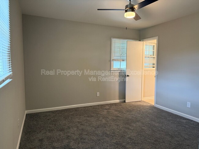 Building Photo - 804 Greenwich St