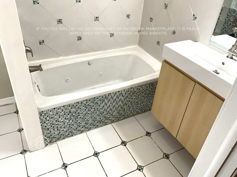 Building Photo - 11310 Rustic Wheel Ct