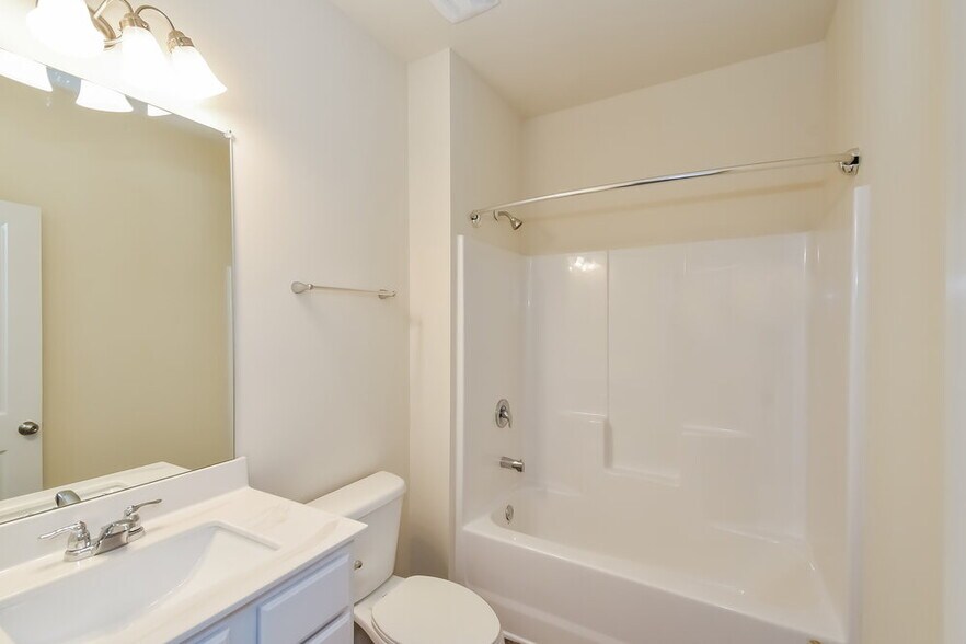 Building Photo - 324 Hamilton Pointe Dr