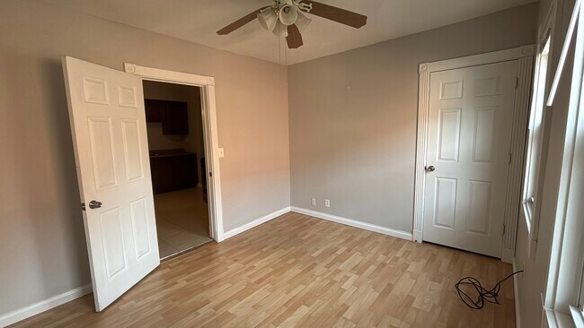 Building Photo - 12010 Paul Ave