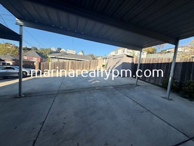 Building Photo - 114 Carolina St