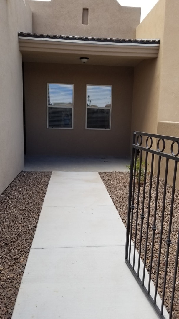 Building Photo - 4079 N Sommerset Ave