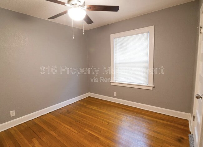 Building Photo - 5815 Euclid Ave E