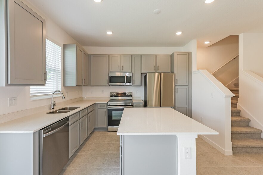 Building Photo - 1458 Tristar Dr