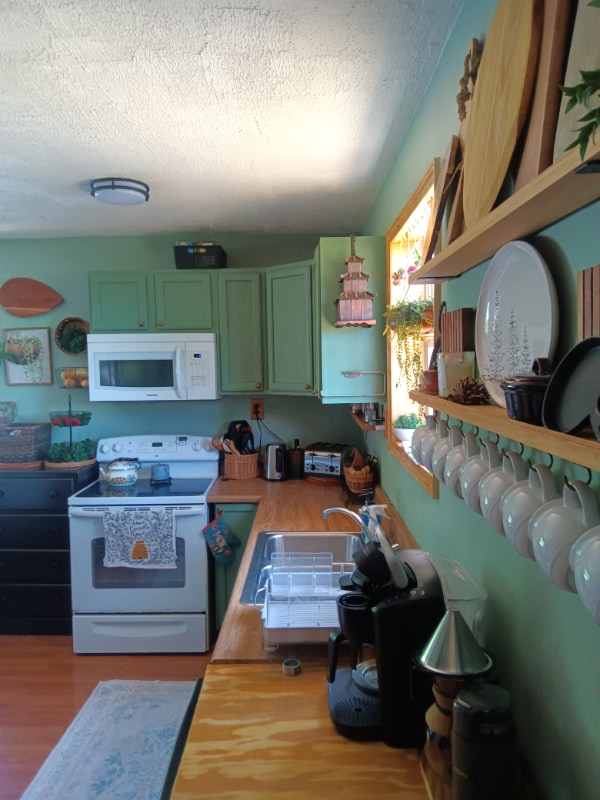 Building Photo - 255 Rowe Ave