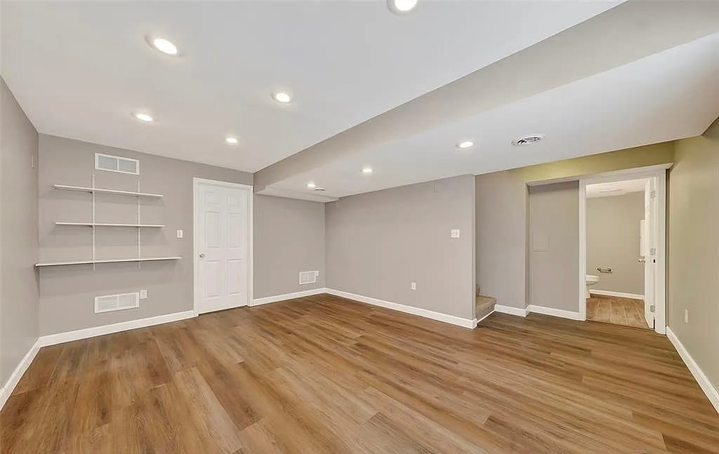 Building Photo - 607 Spring Mnr
