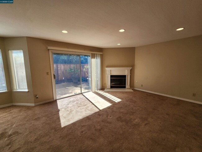 Building Photo - 617 S Blackbrush Ln